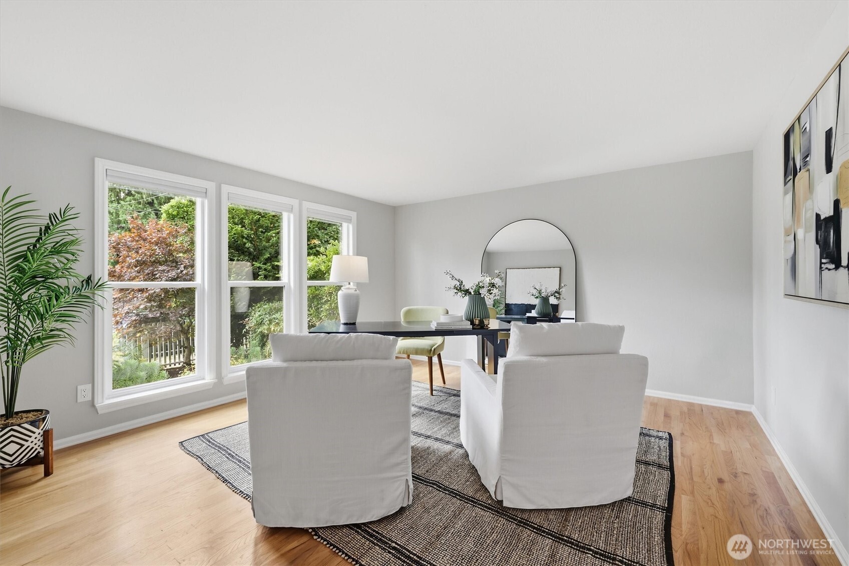 property viewer photo 3