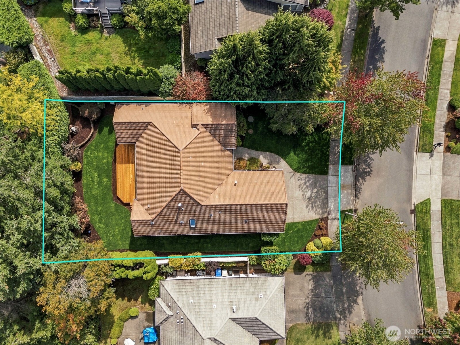 main property photo 23