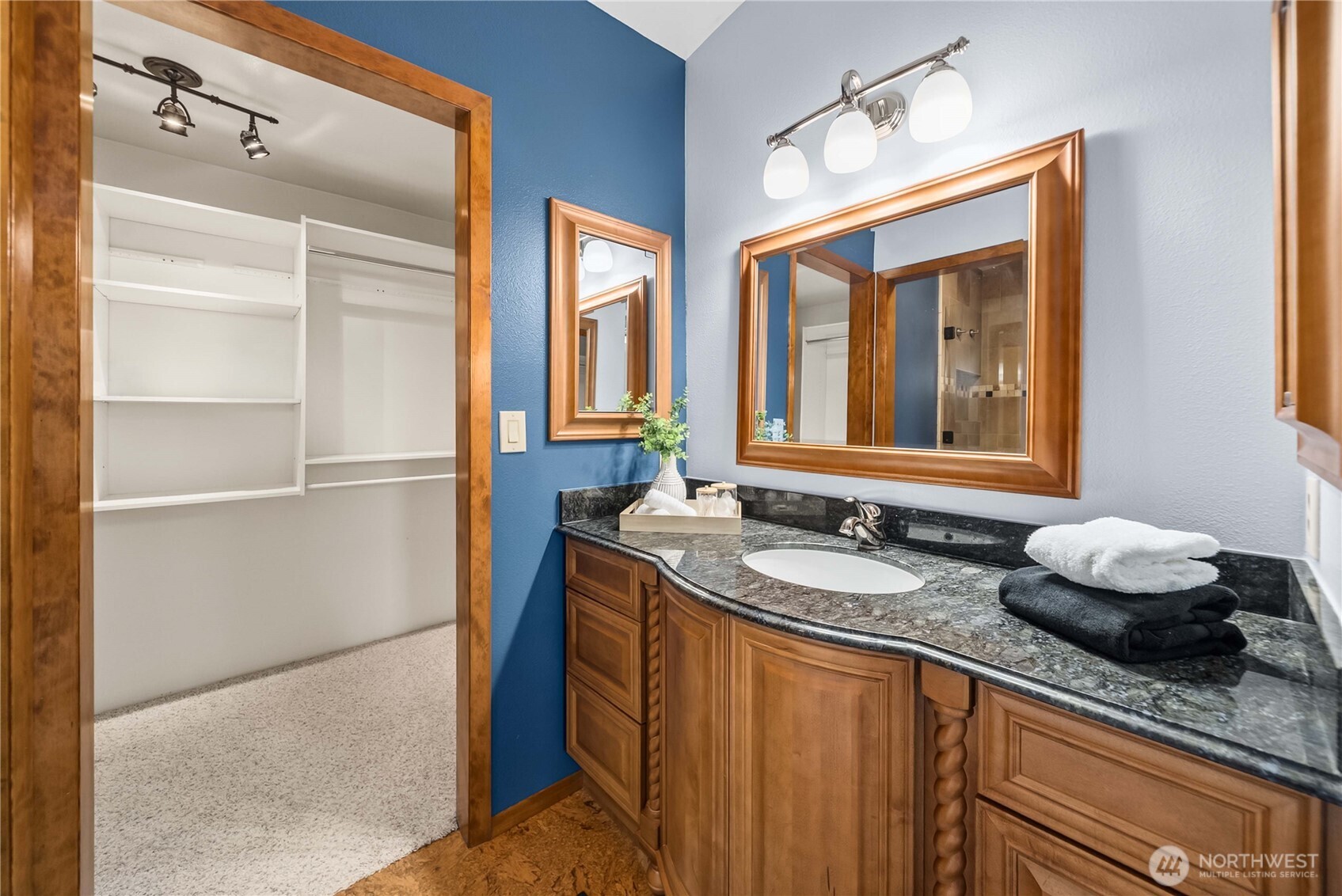 property viewer photo 19