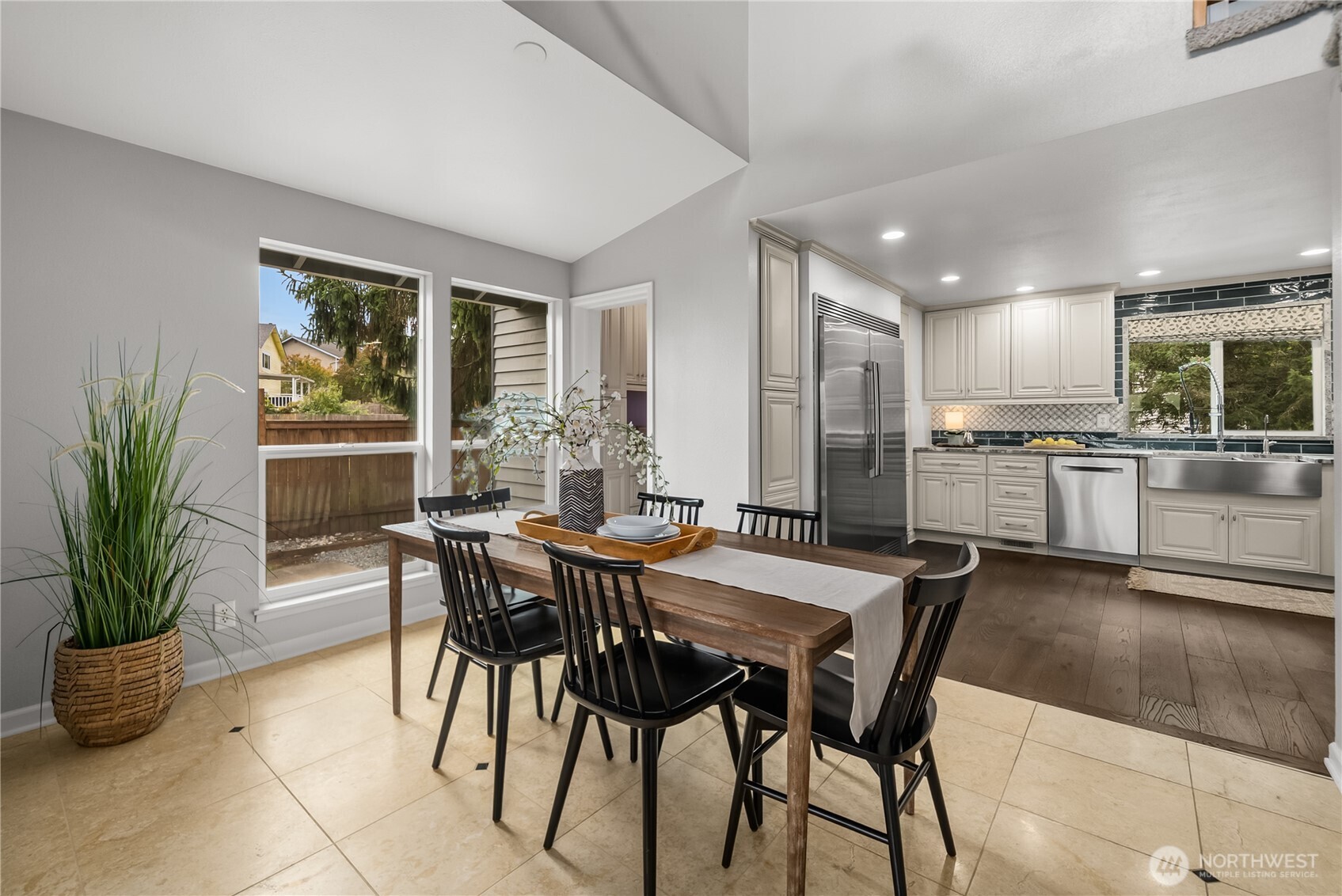 property viewer photo 6