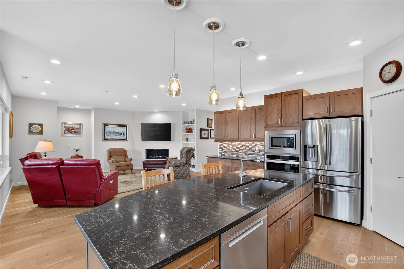 property viewer photo 13