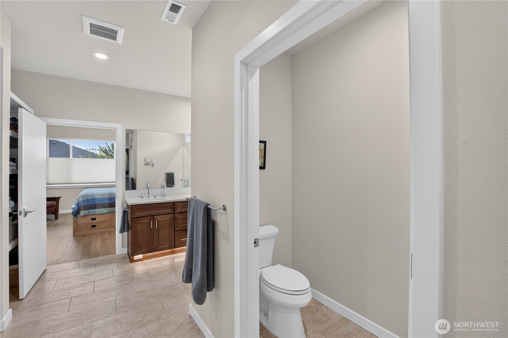 property viewer photo 18