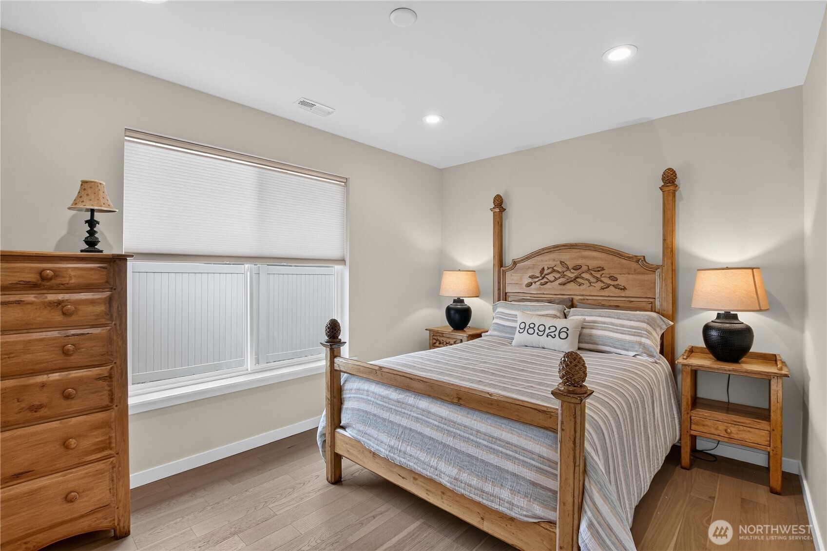 property viewer photo 5