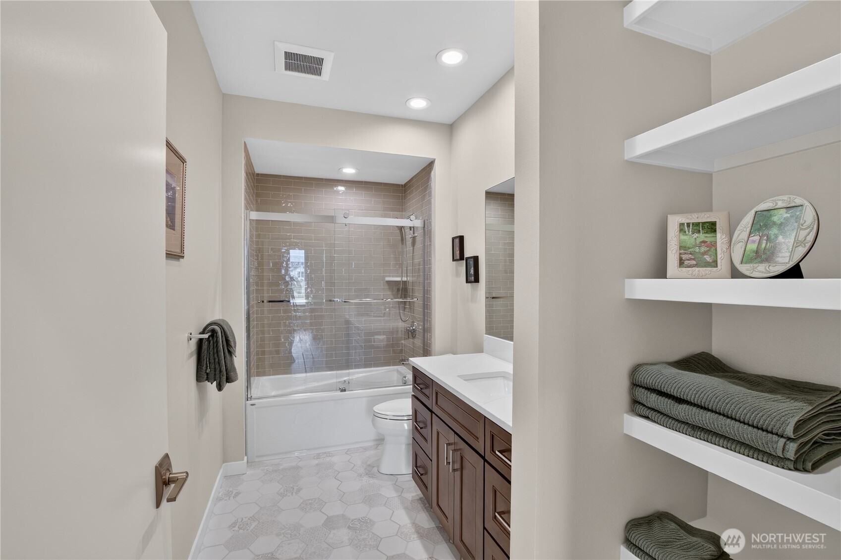 property viewer photo 6