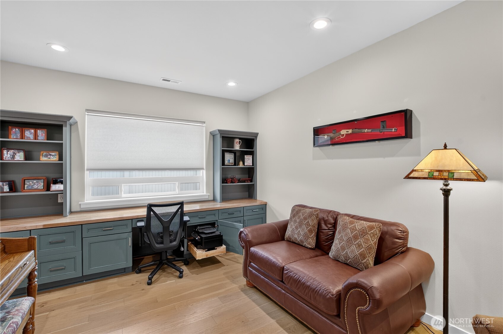 property viewer photo 7