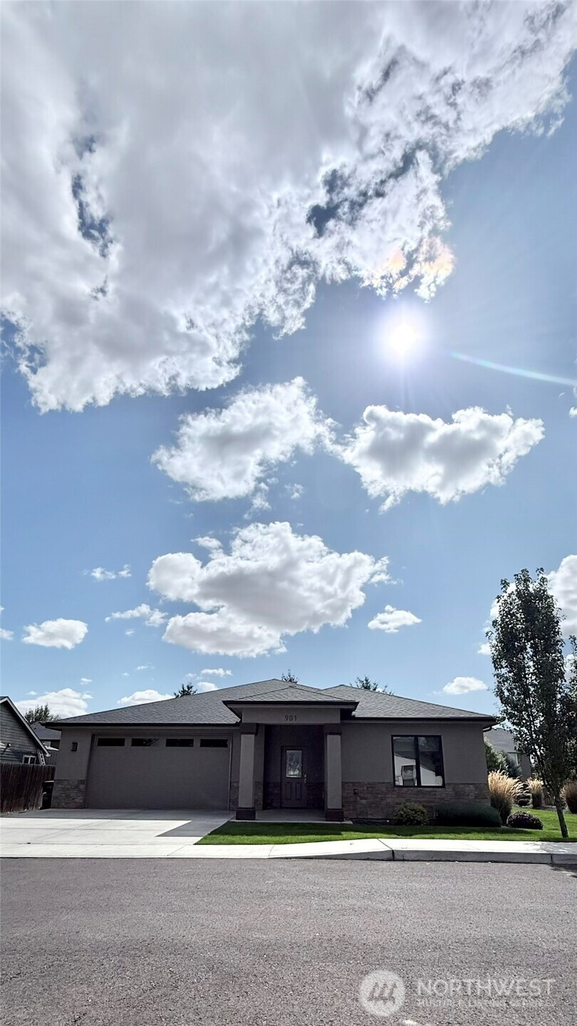 main property photo 0