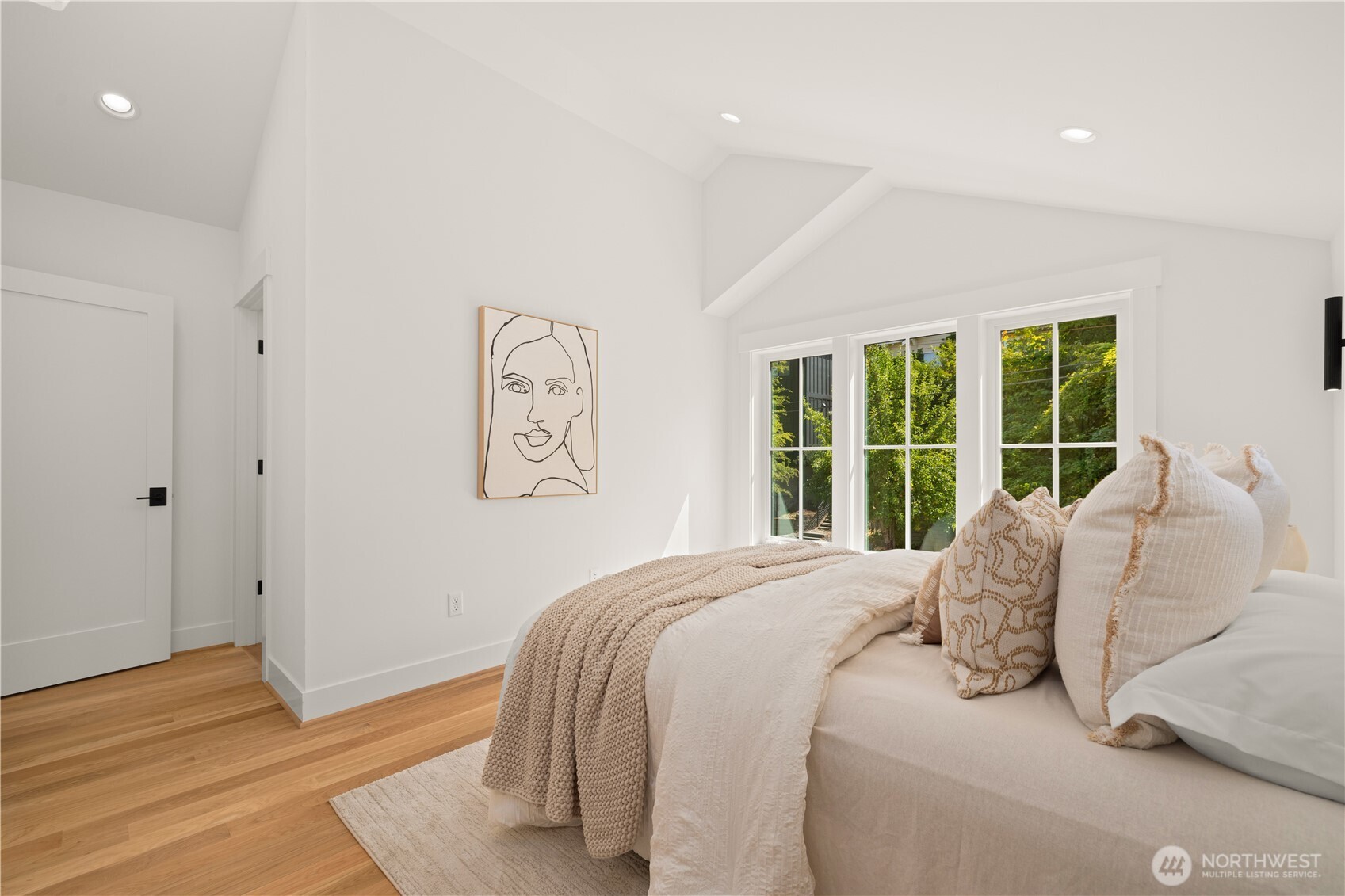 property viewer photo 13