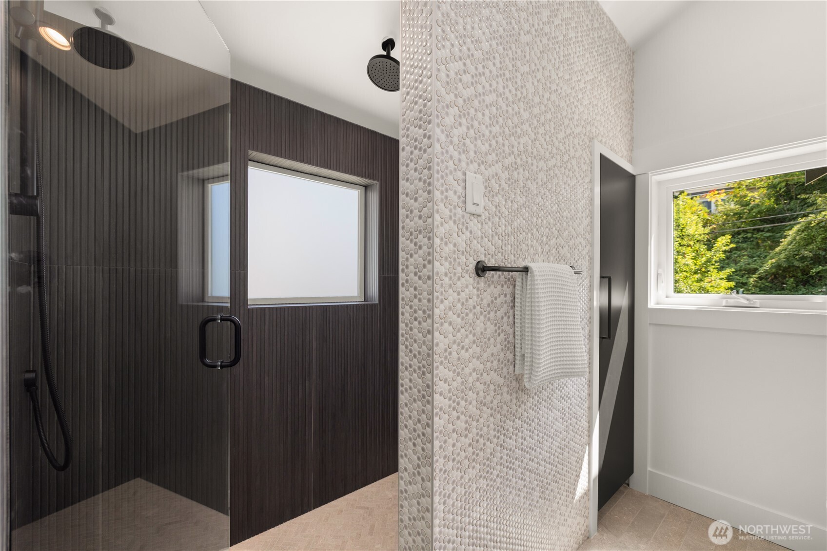 property viewer photo 15