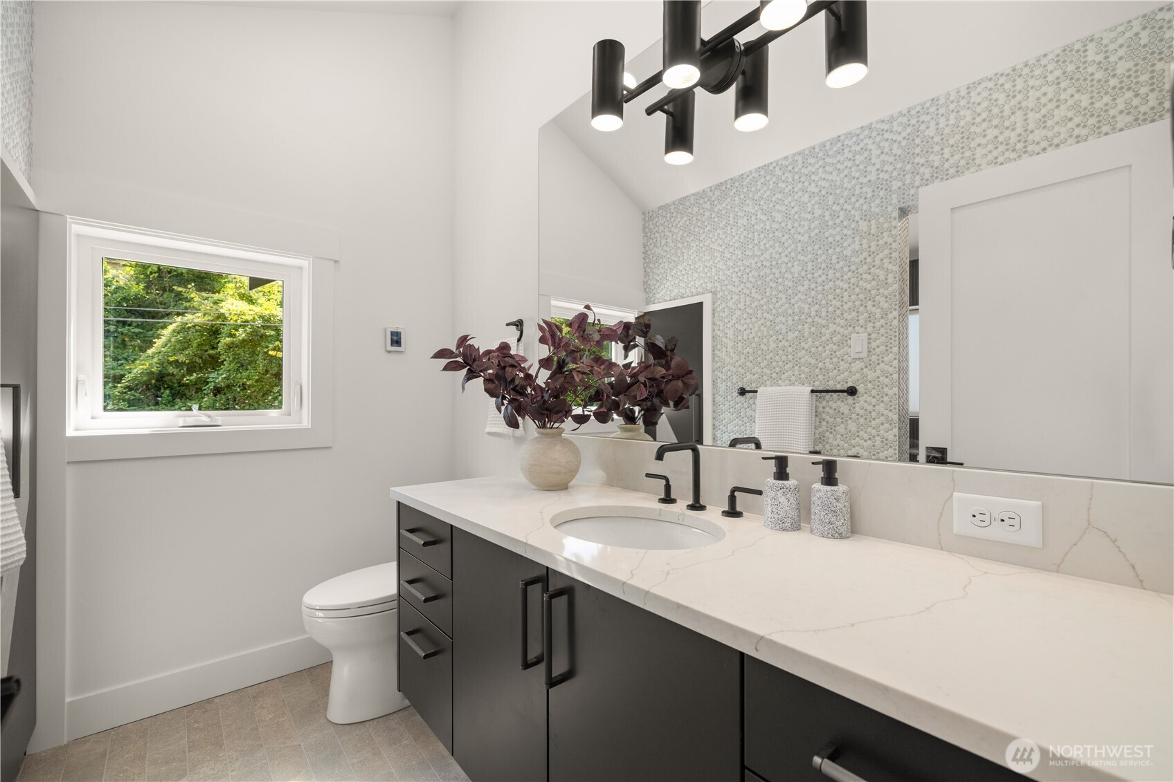 property viewer photo 16