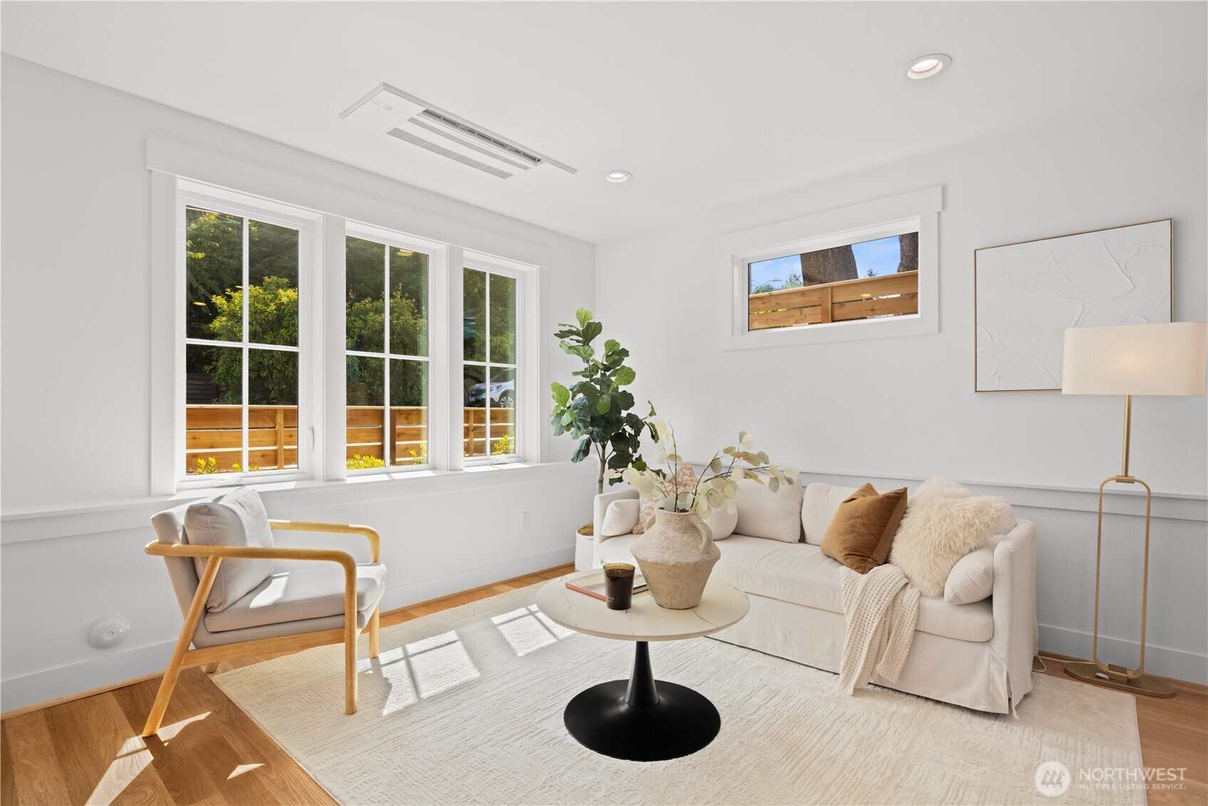 property viewer photo 3