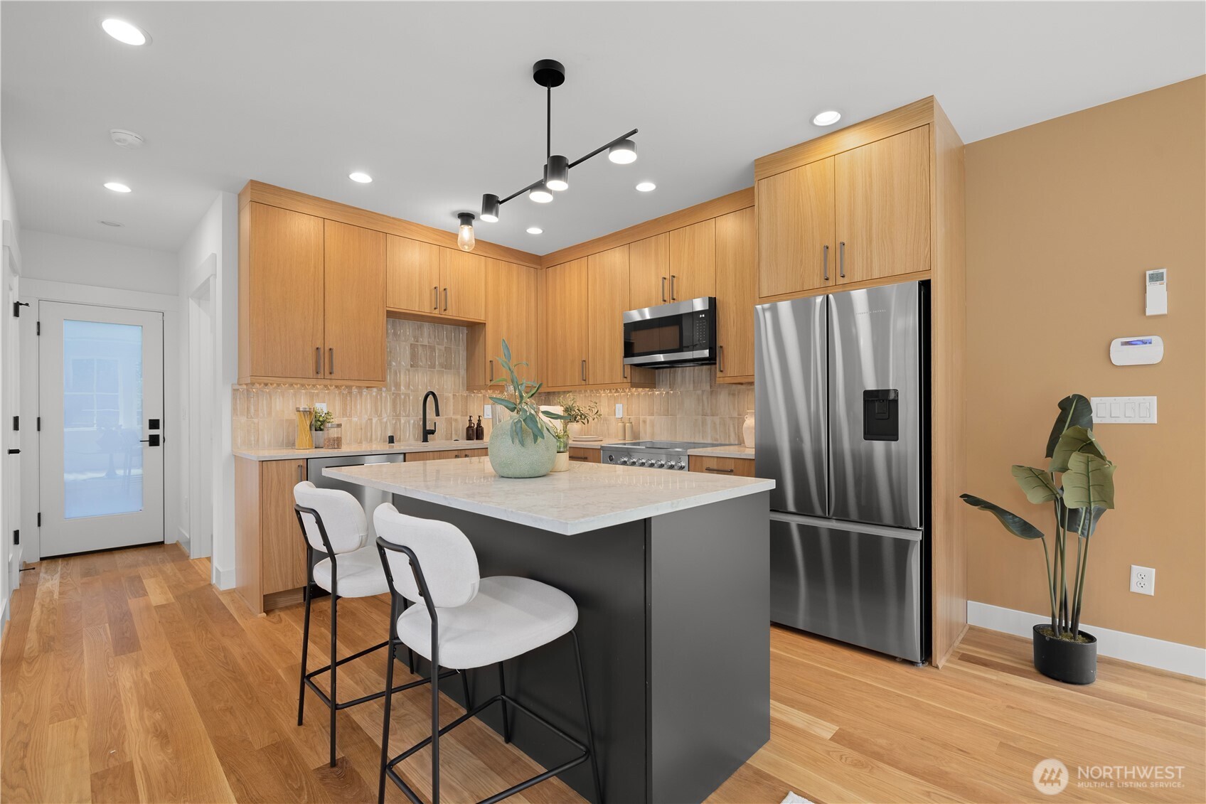 property viewer photo 7