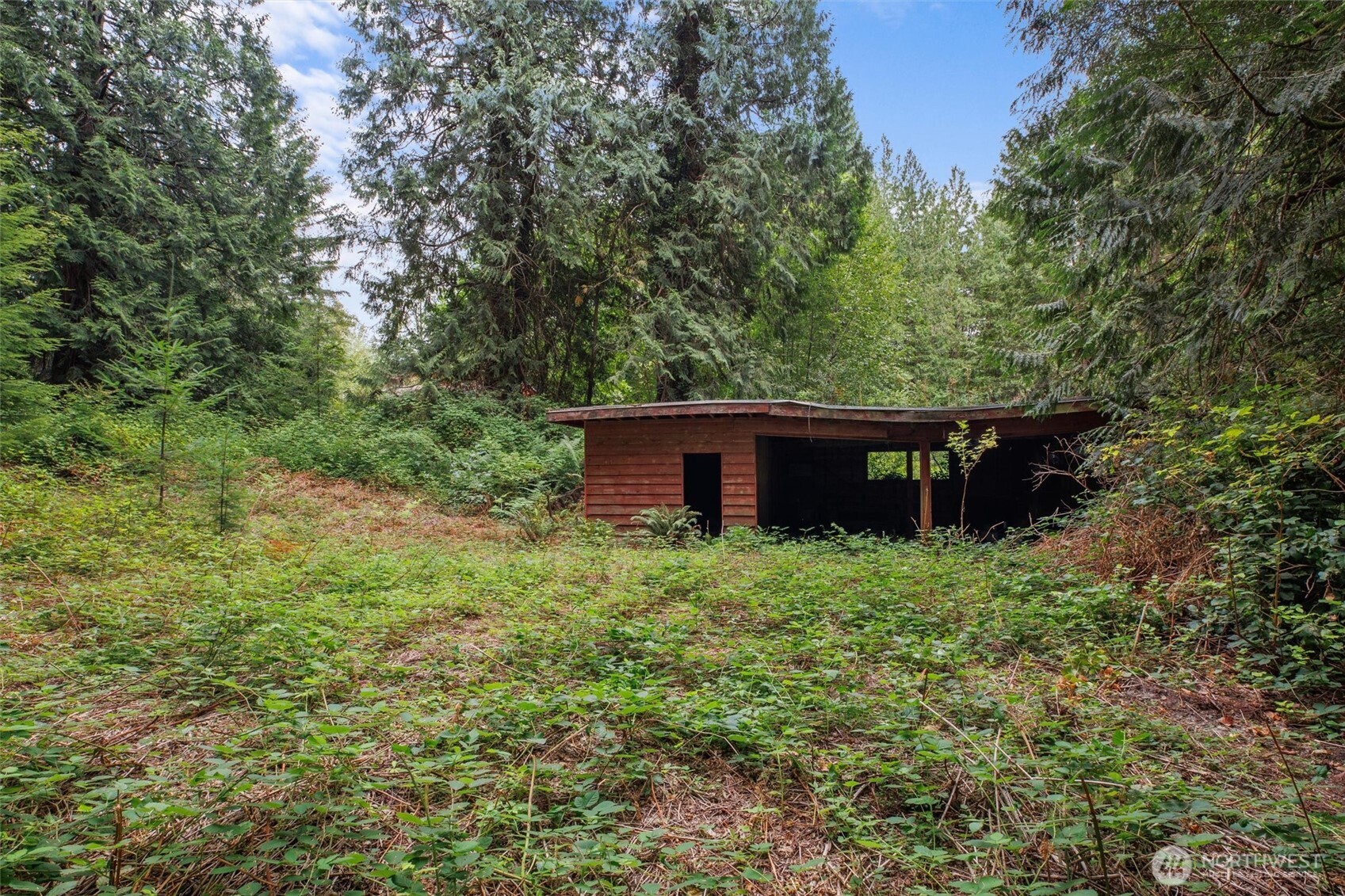 main property photo 12