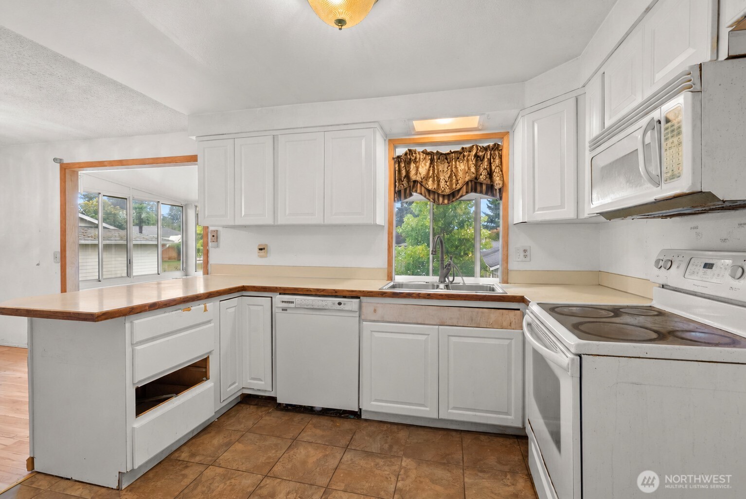 property viewer photo 4