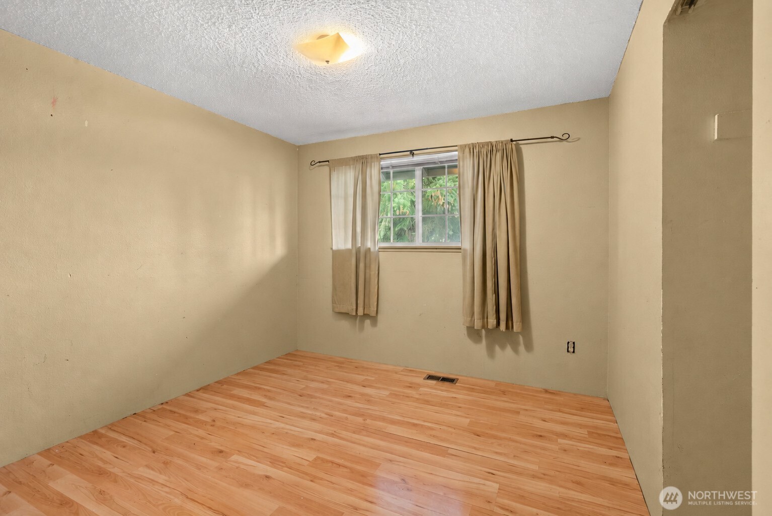 property viewer photo 9