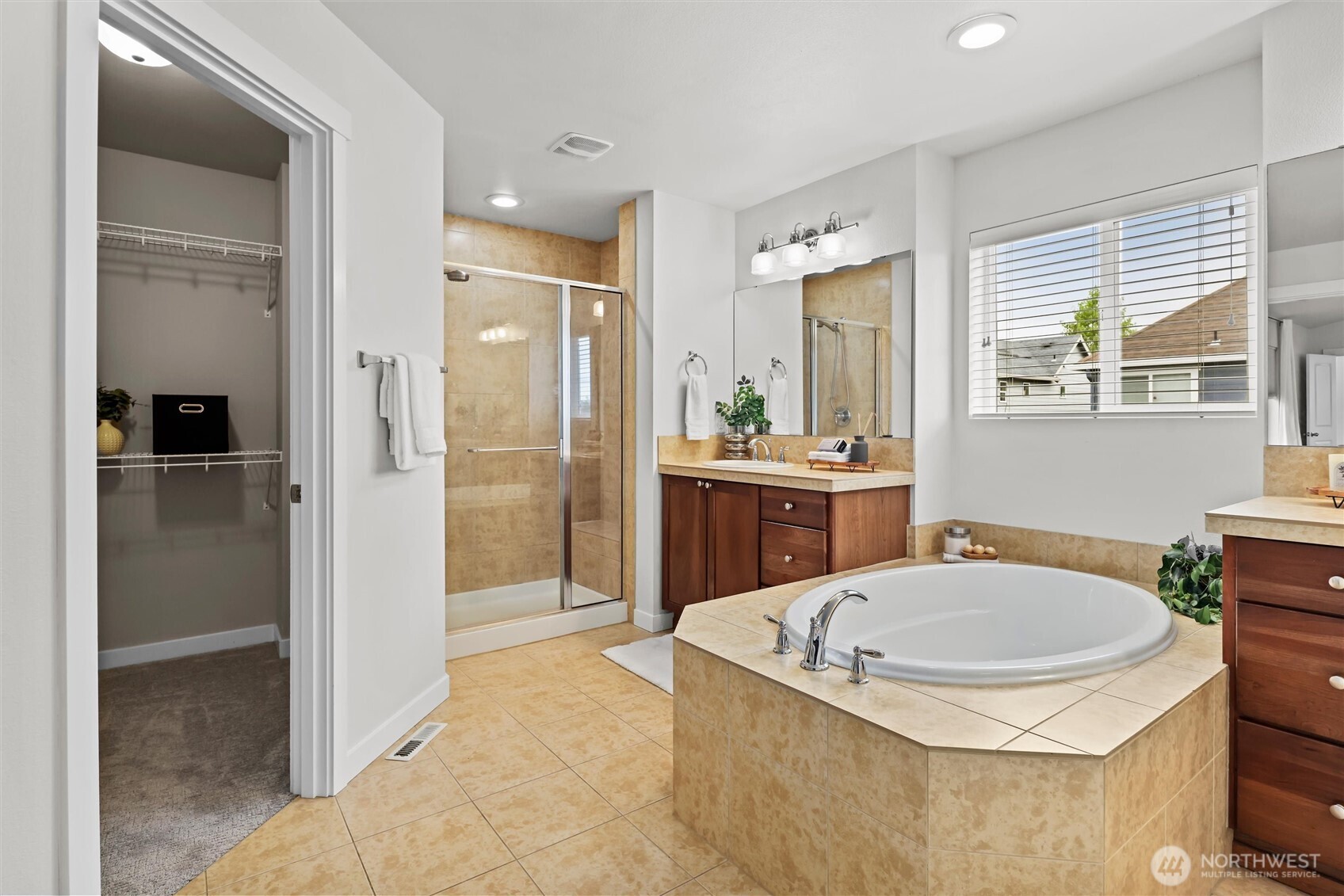 property viewer photo 17