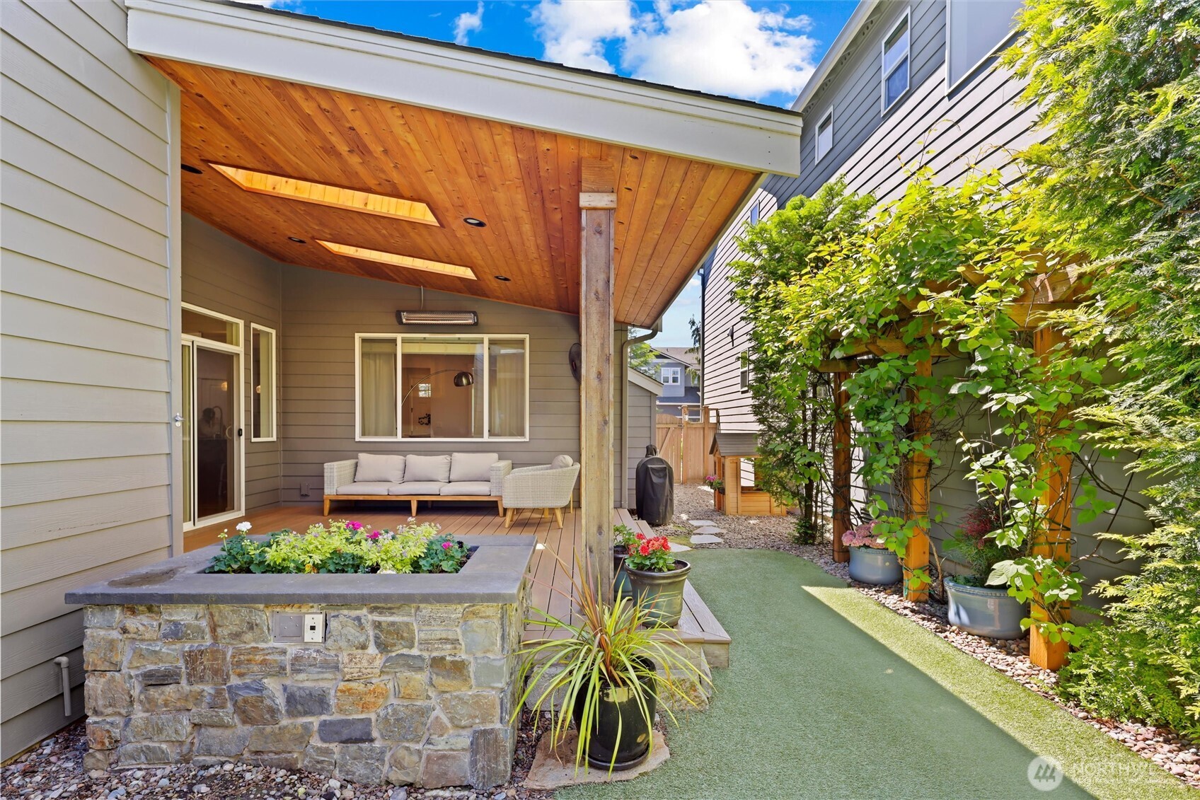 property viewer photo 25