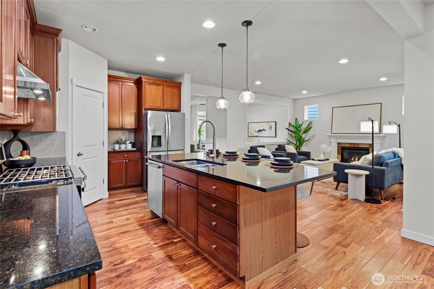 property viewer photo 7