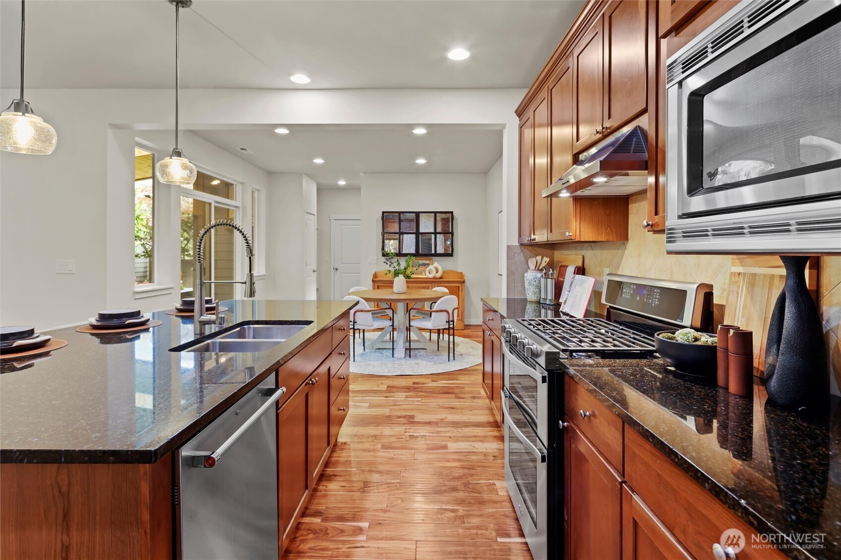 property viewer photo 8