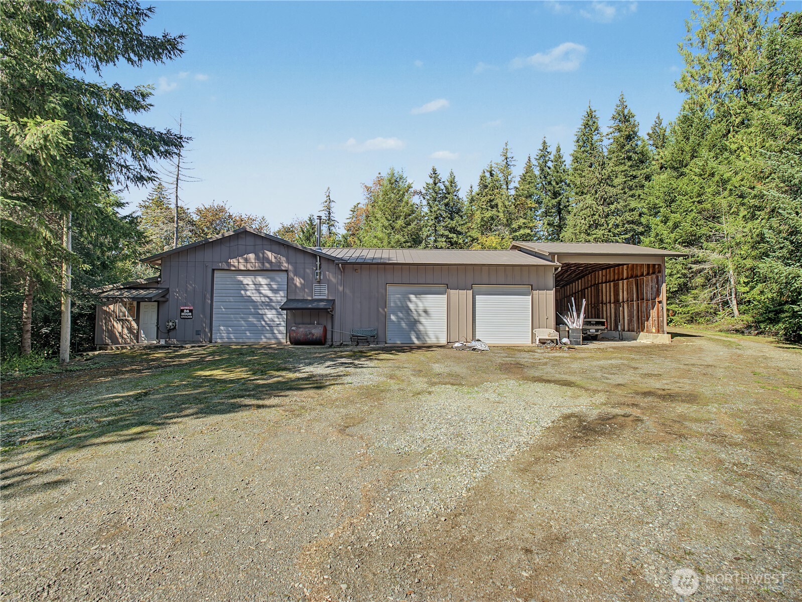 main property photo 29