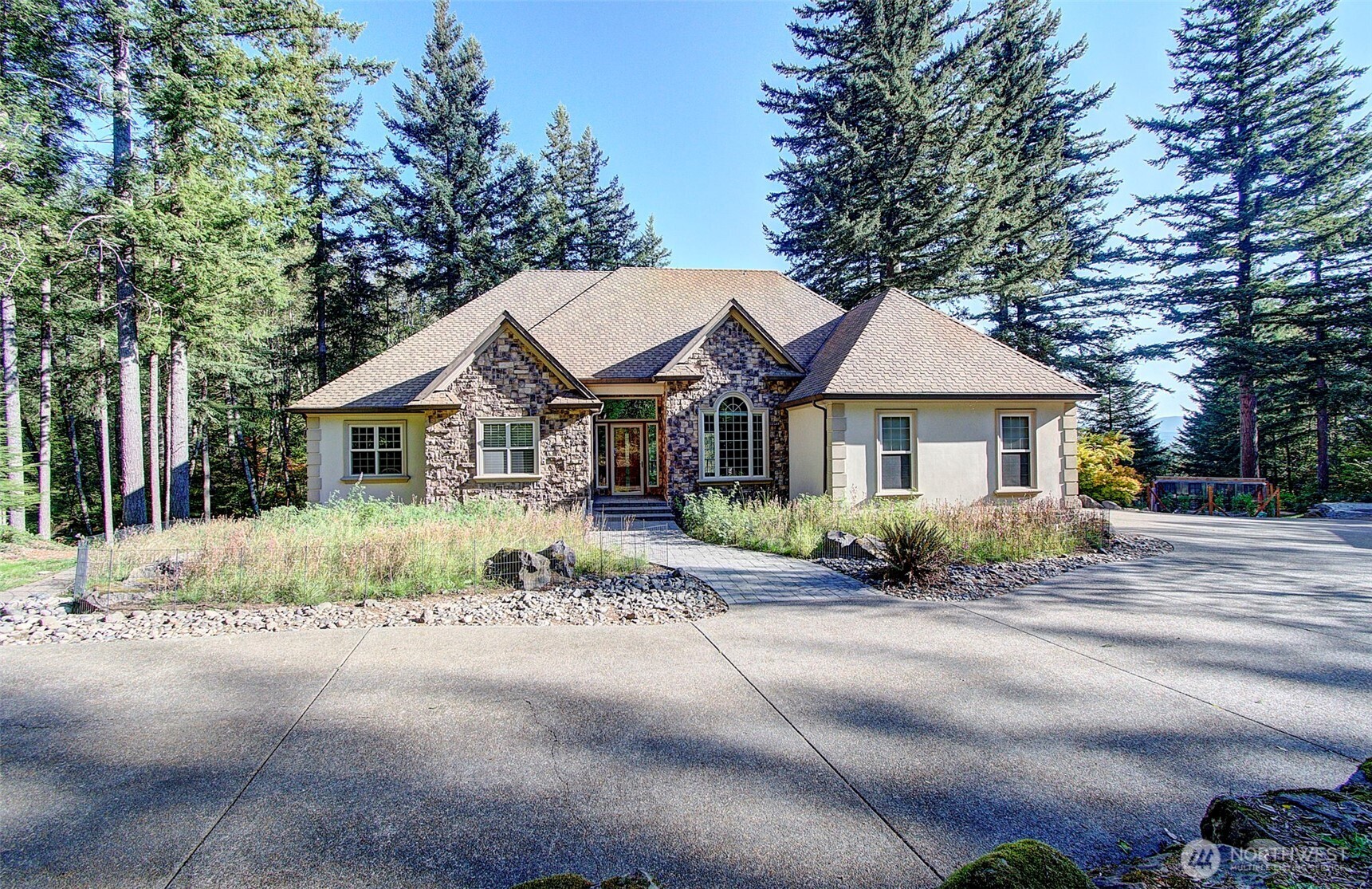 main property photo 0