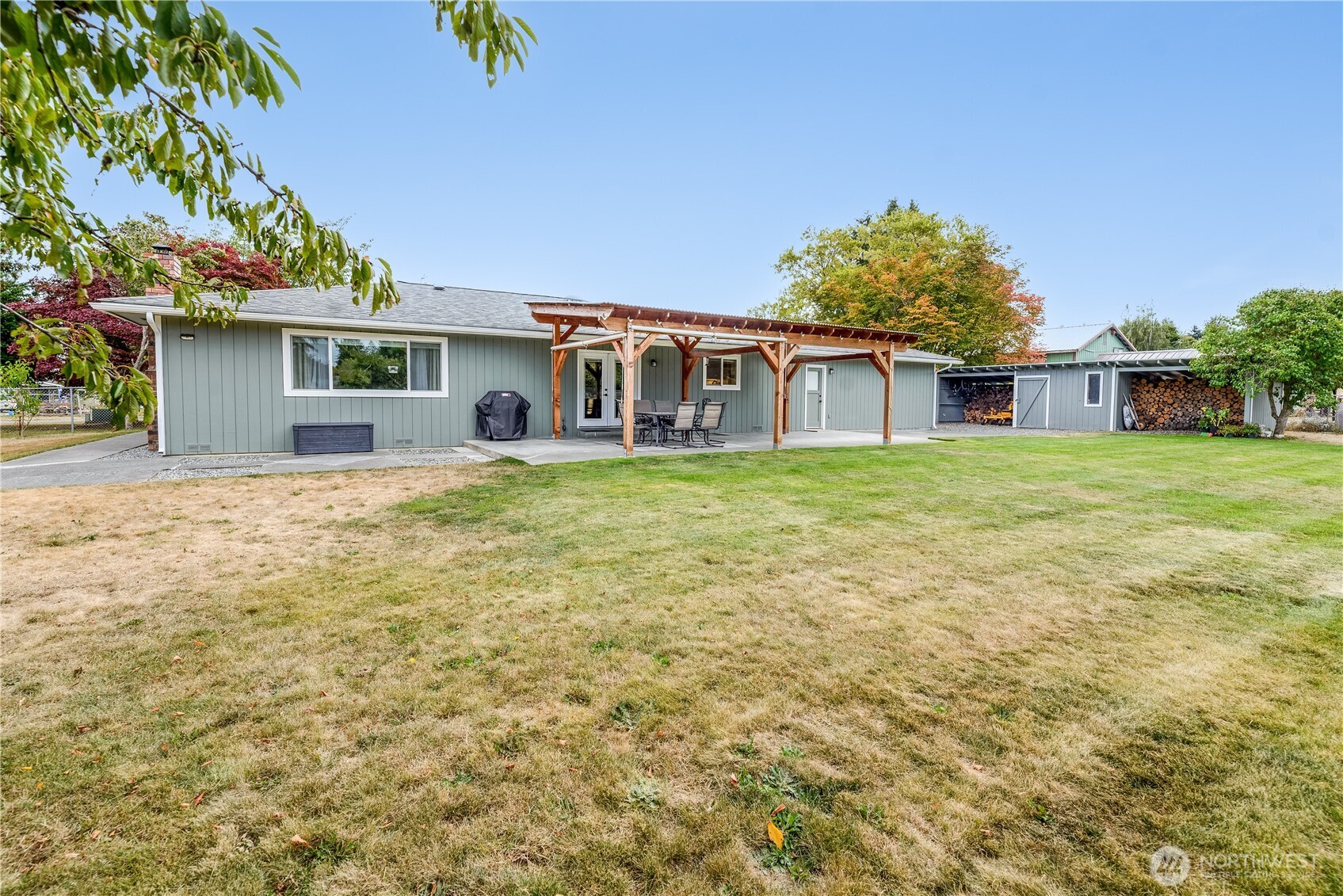 main property photo 30