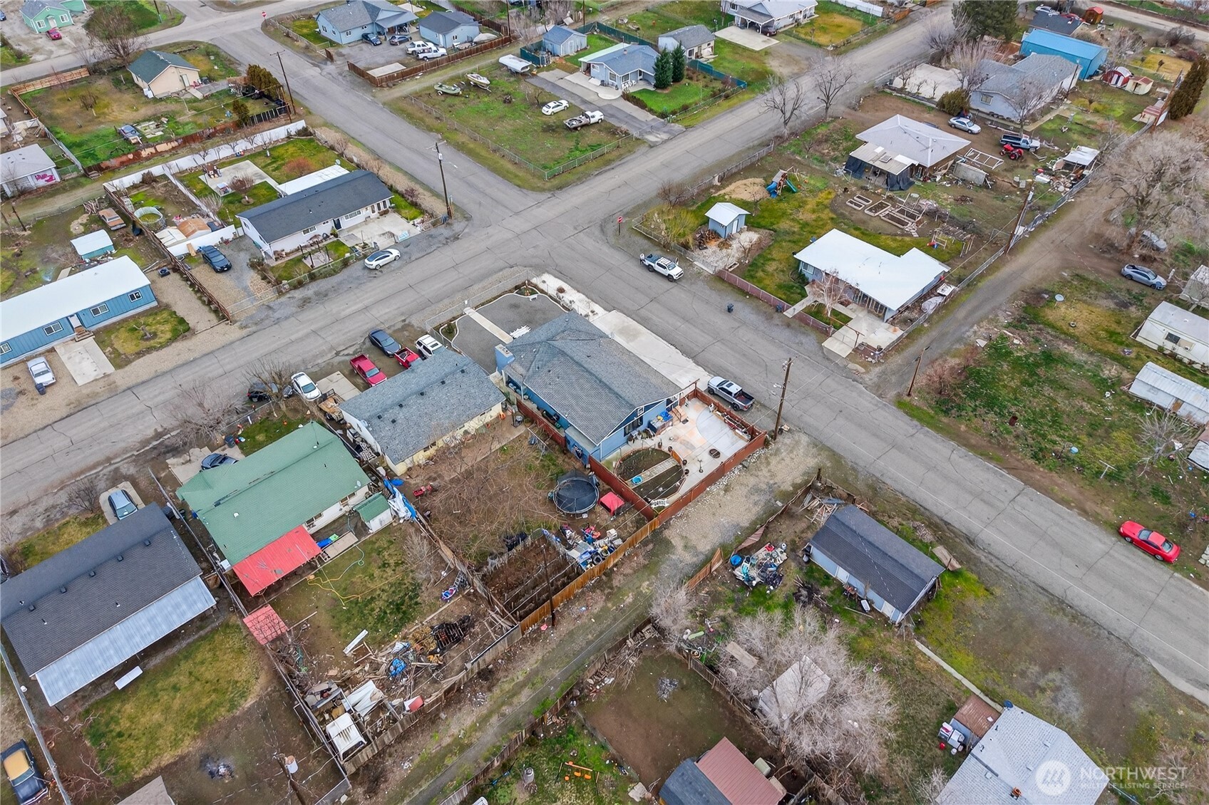 main property photo 32