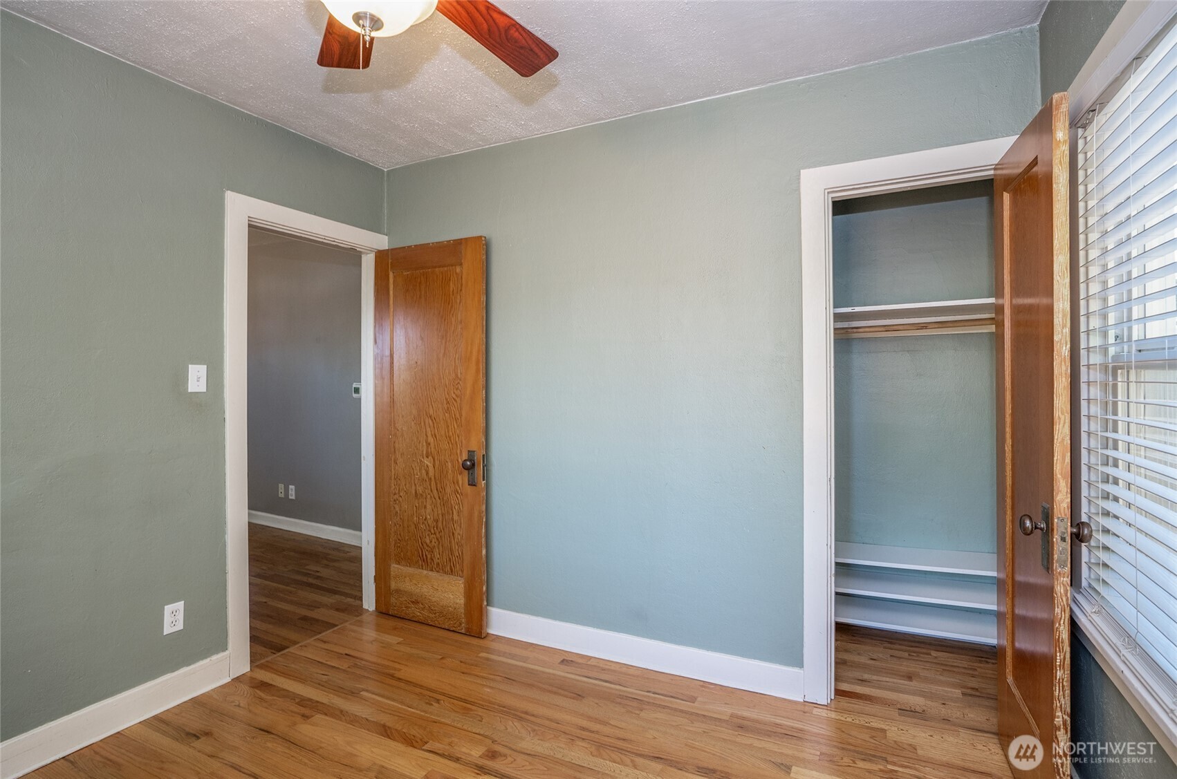 property viewer photo 13