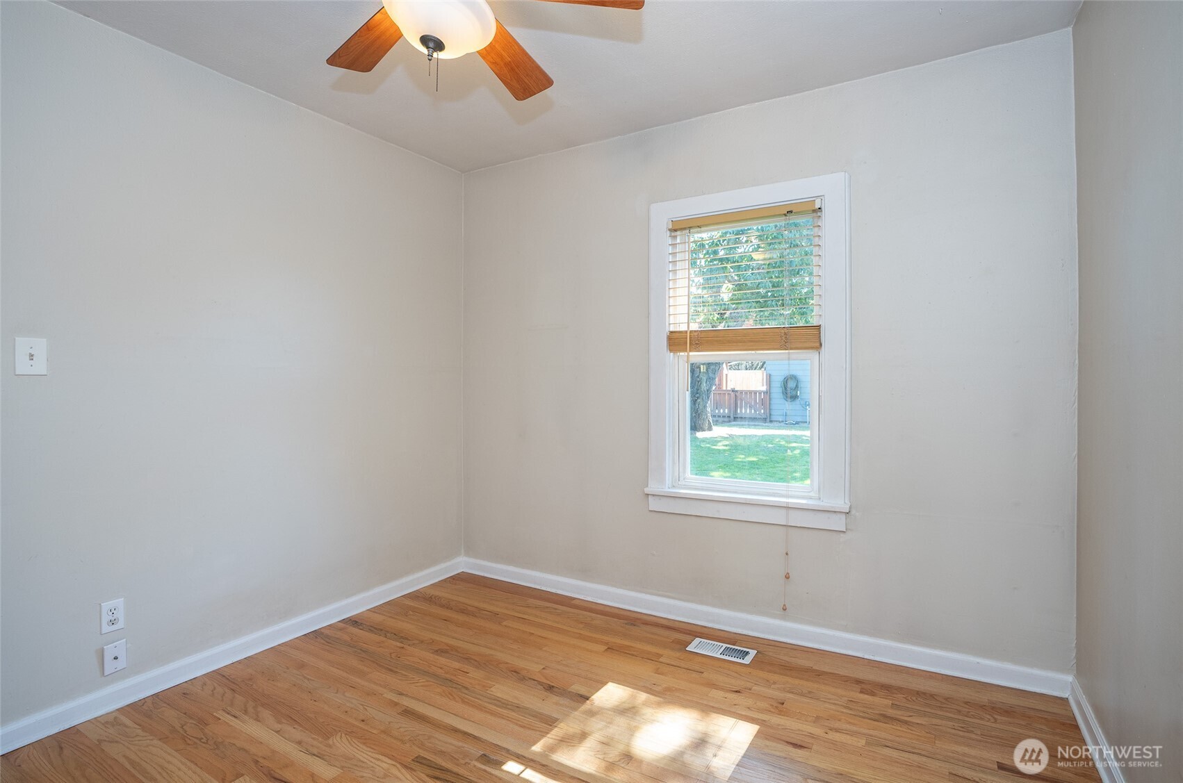 property viewer photo 14
