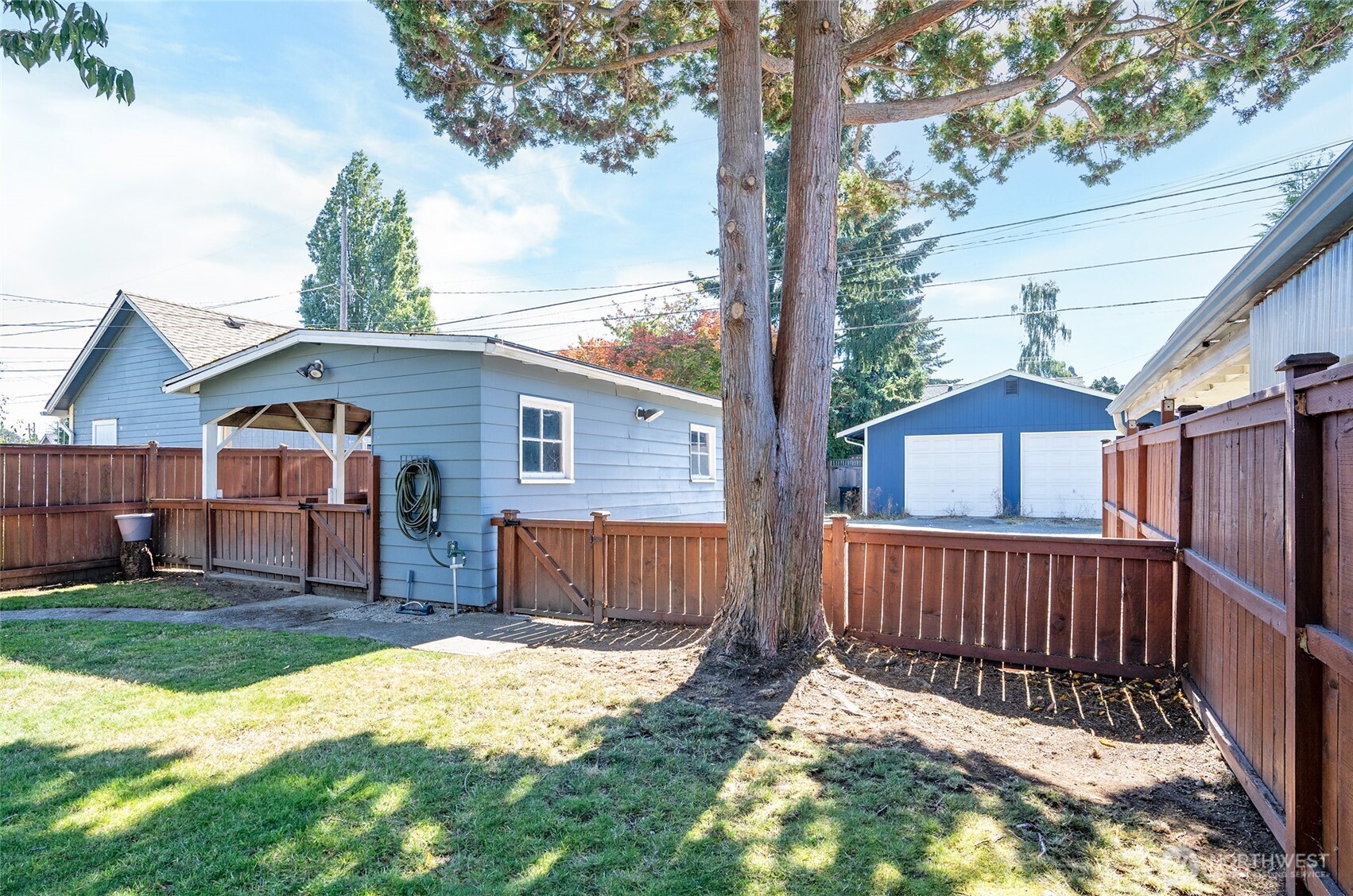 property viewer photo 18