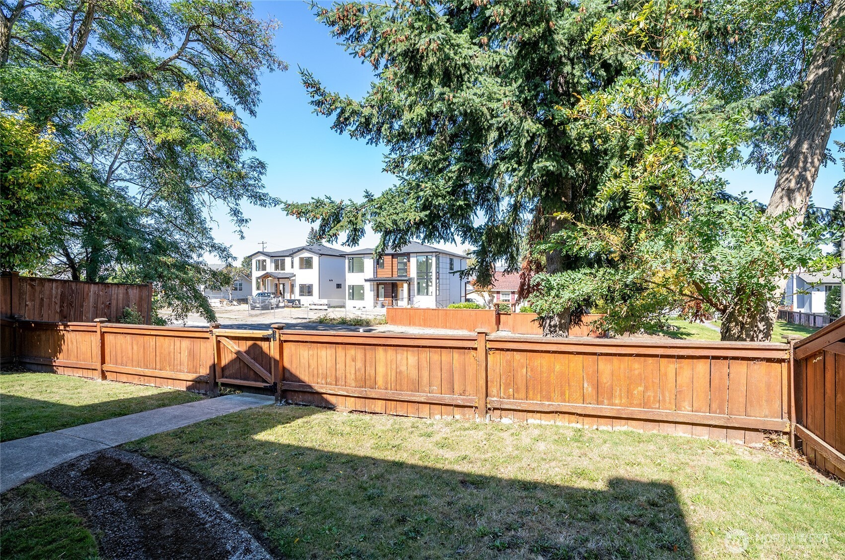 property viewer photo 2