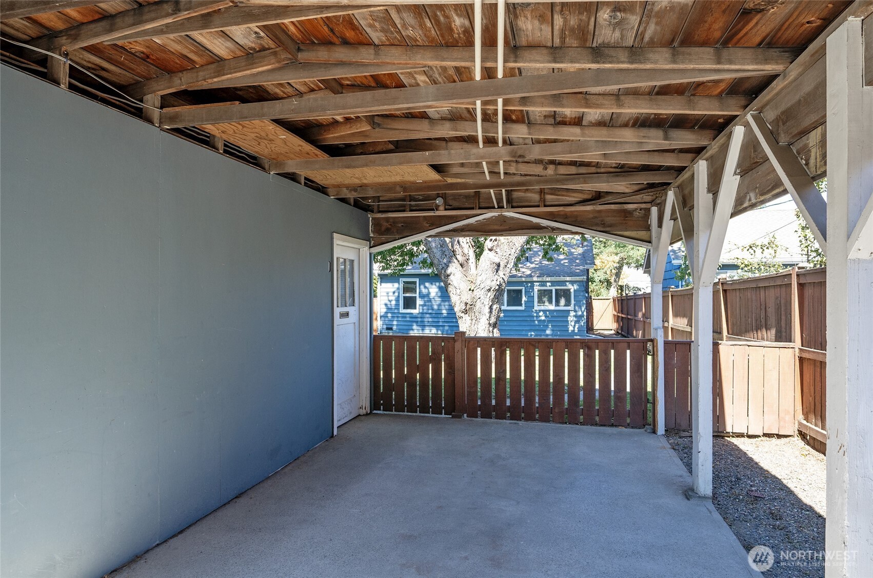 property viewer photo 25