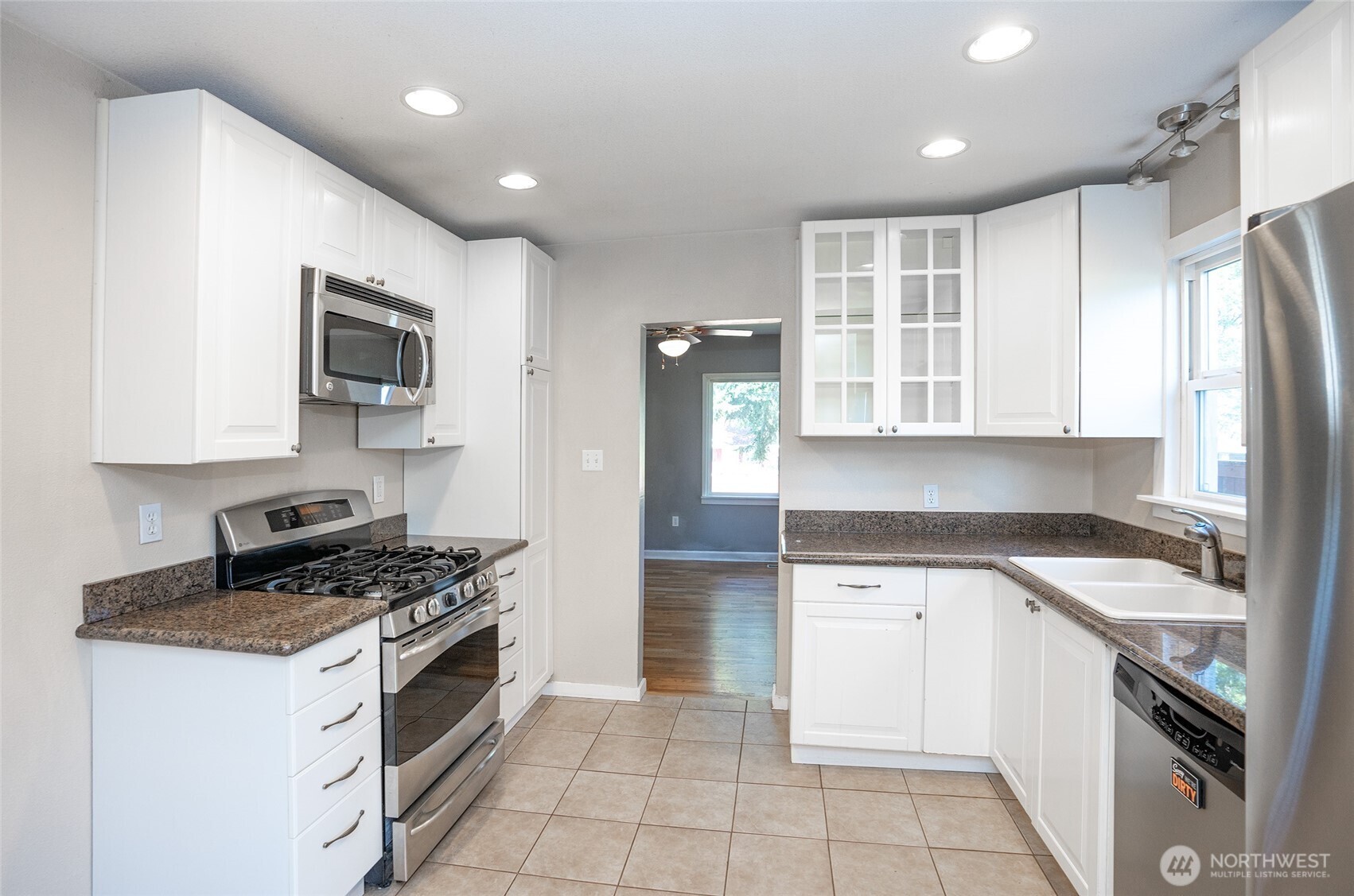 property viewer photo 7