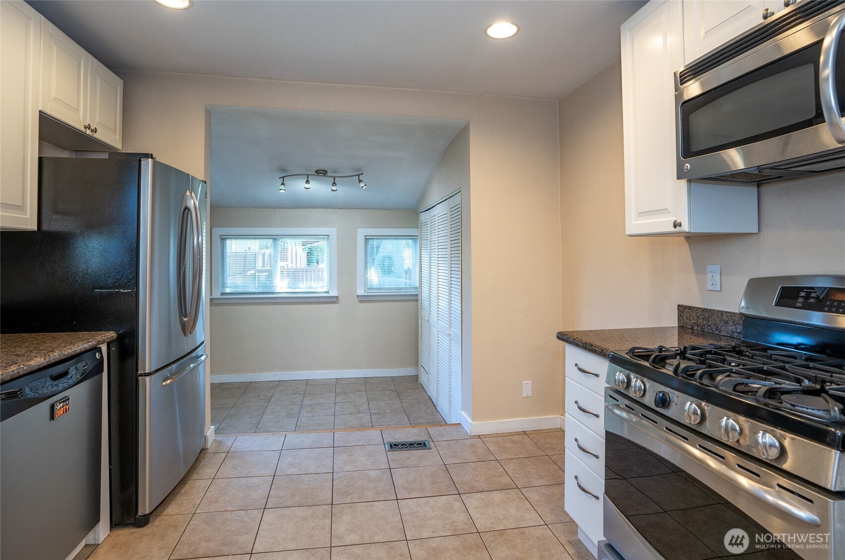property viewer photo 9