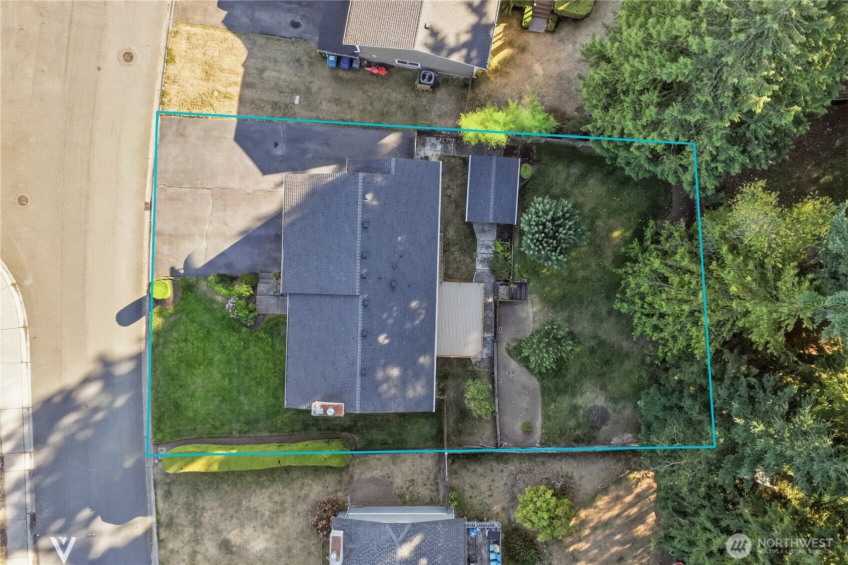 main property photo 33