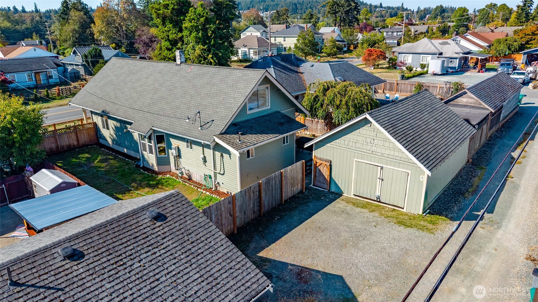 main property photo 33