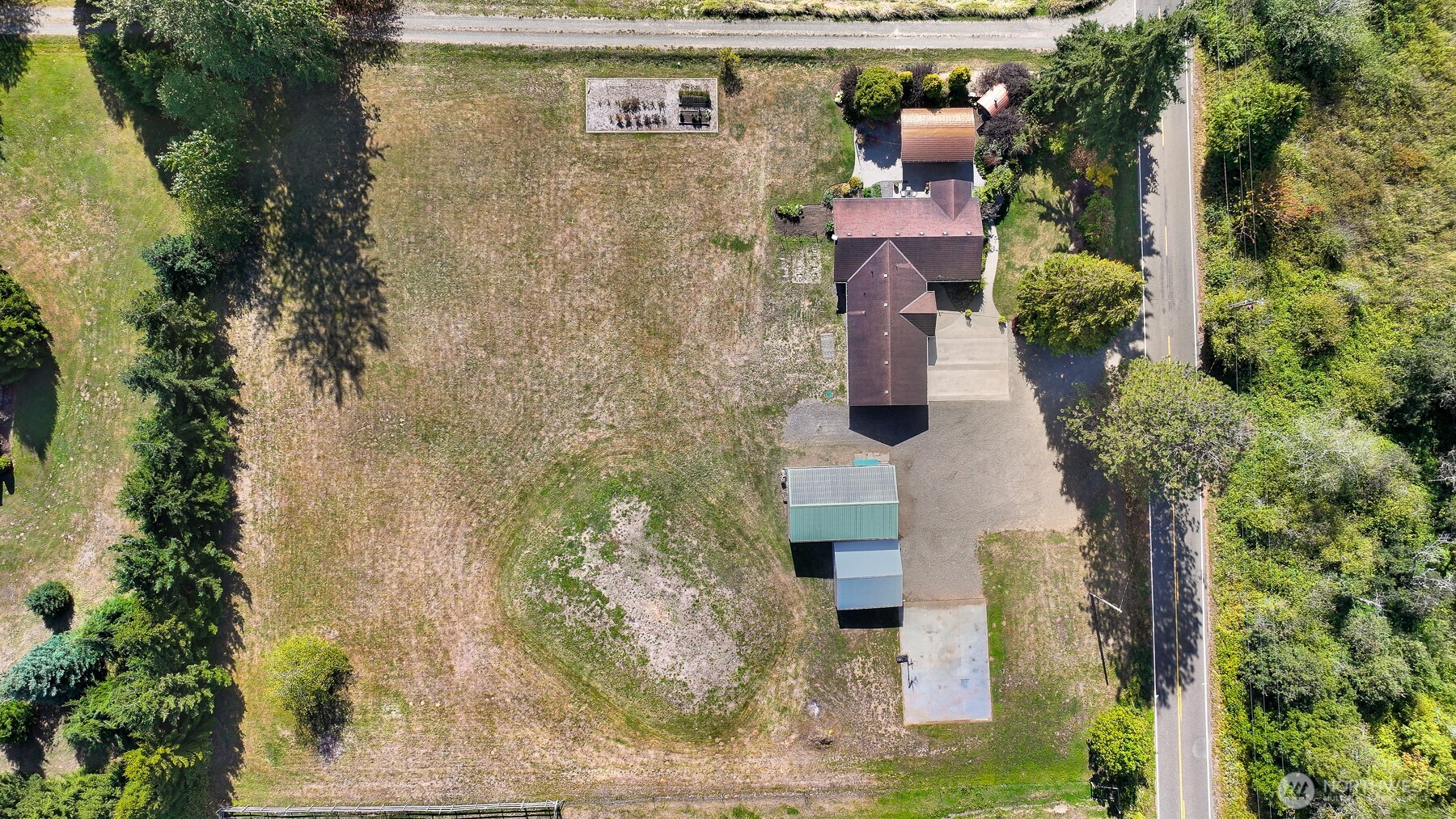 main property photo 39