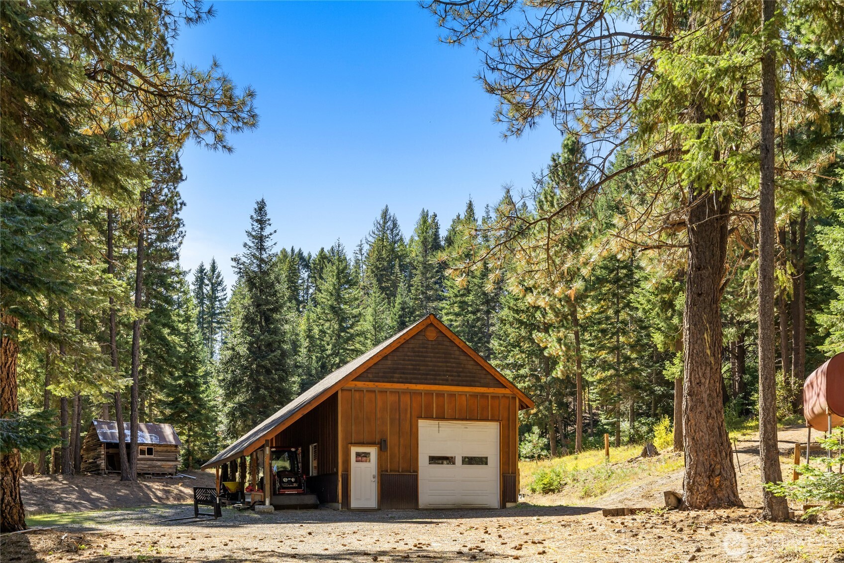 main property photo 35