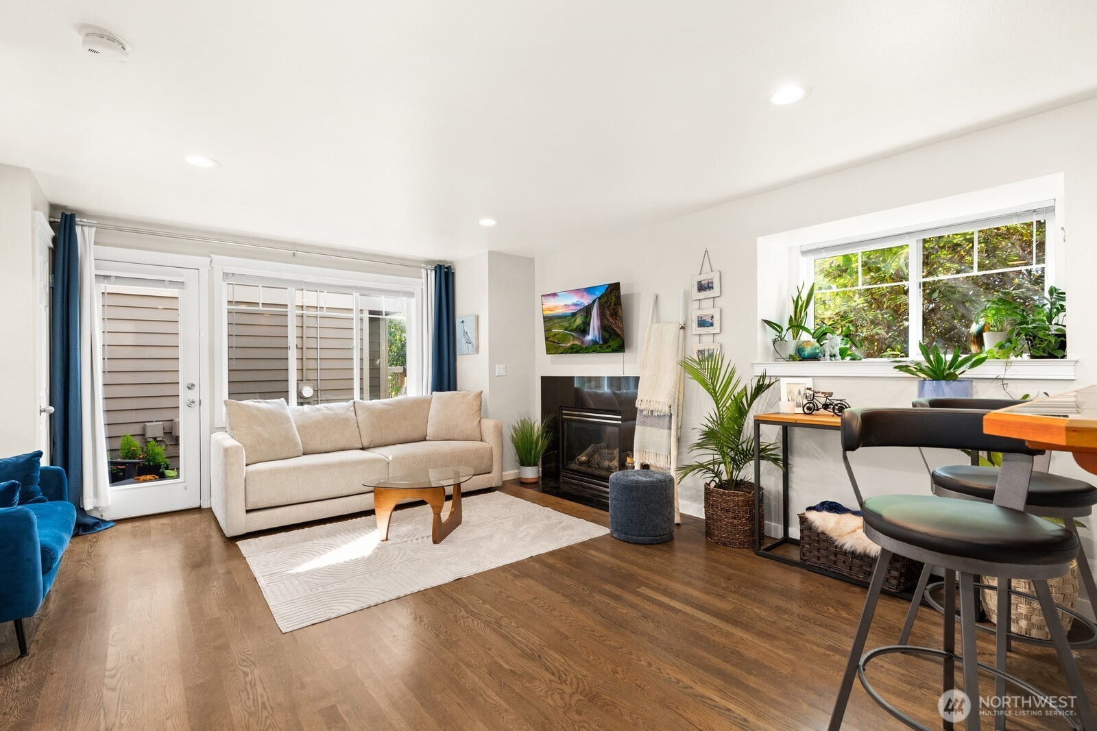 property viewer photo 2