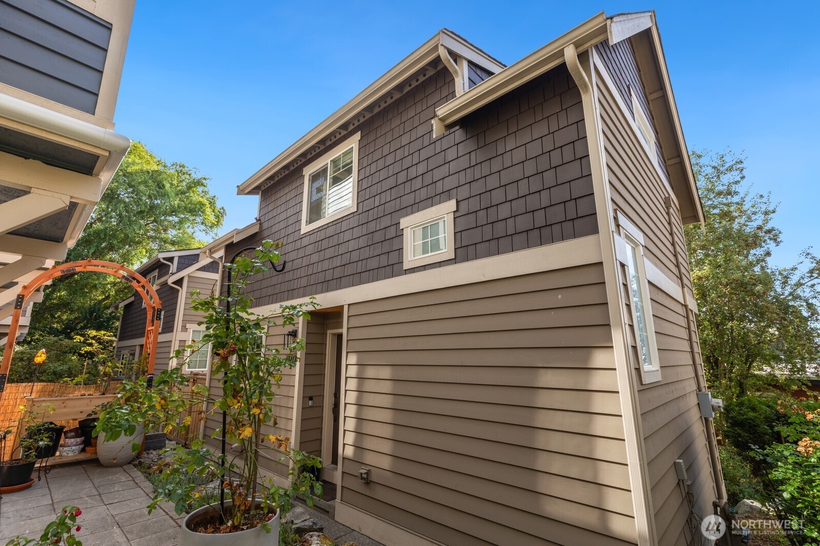property viewer photo 25