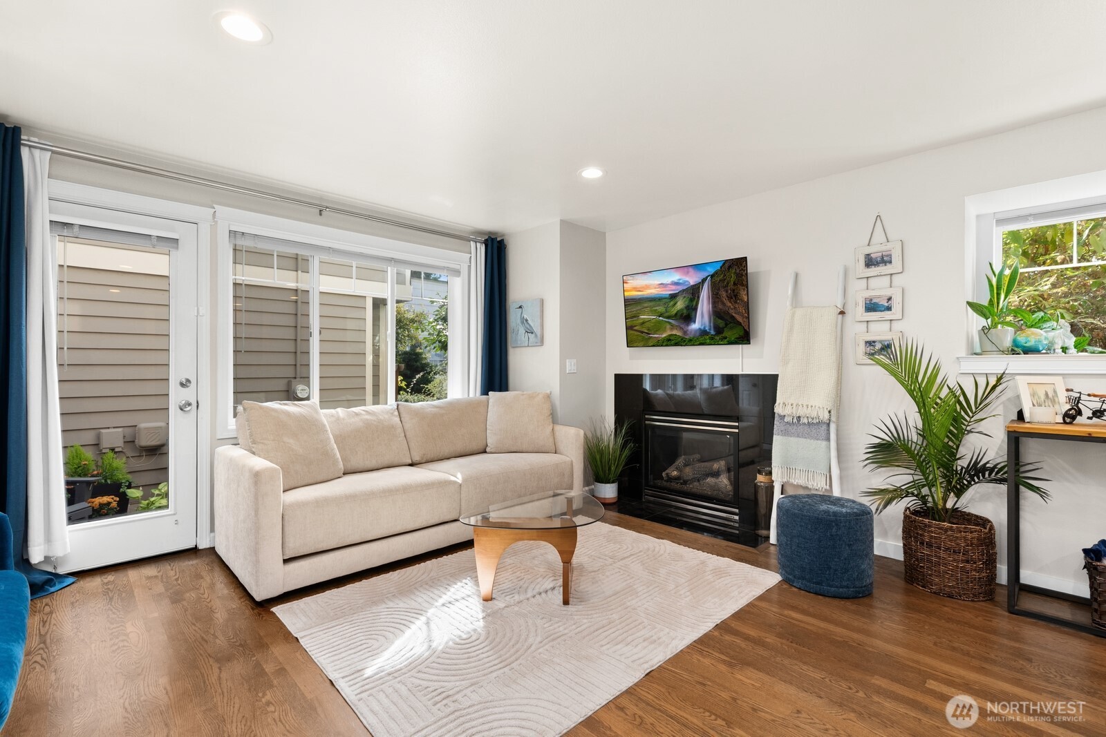 property viewer photo 3
