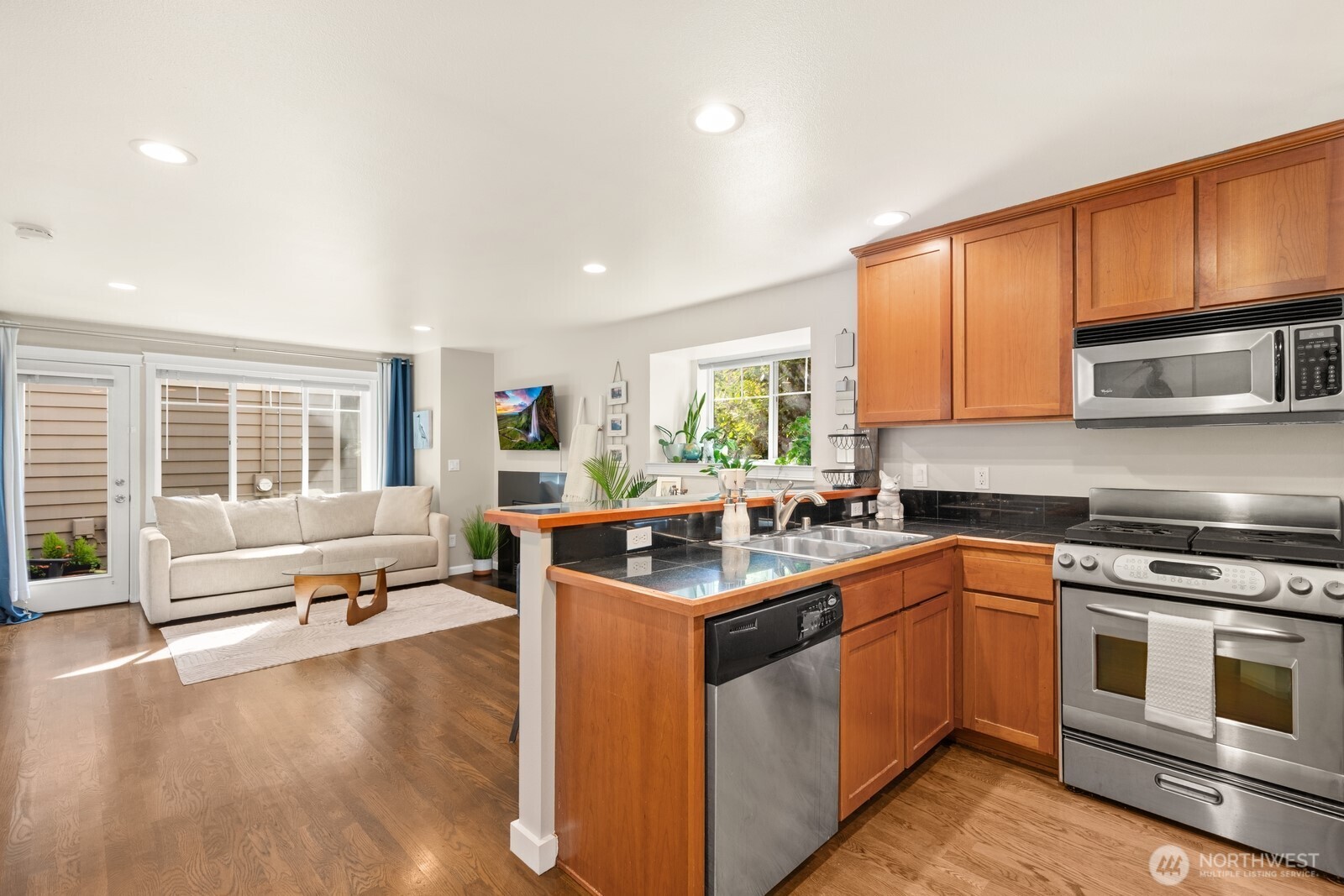 property viewer photo 7
