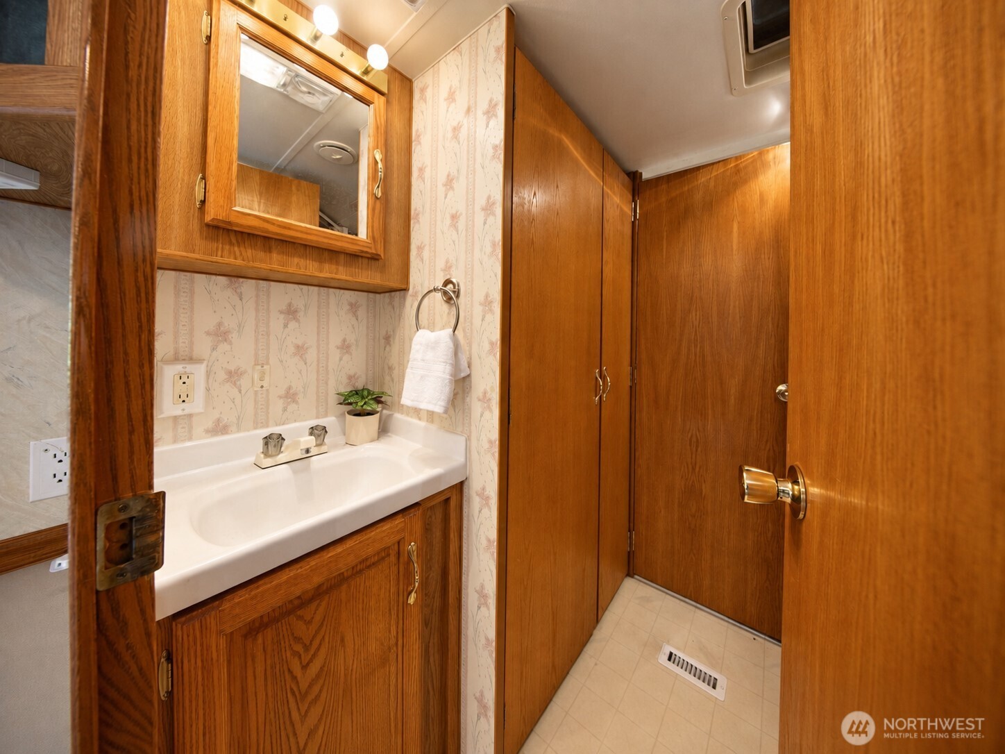 property viewer photo 12