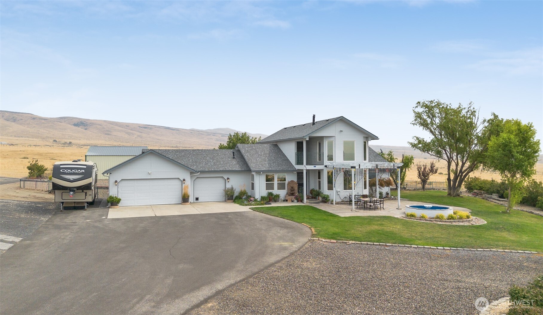 main property photo 5
