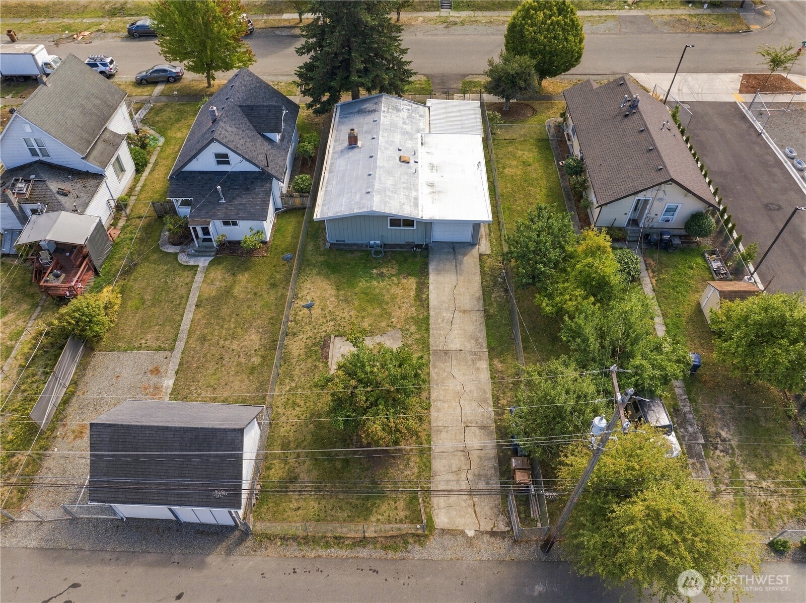 main property photo 33