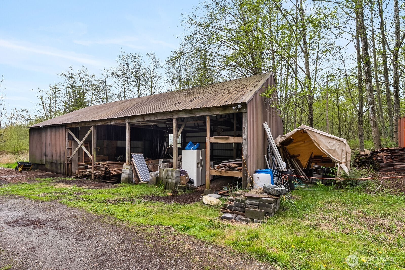 main property photo 17