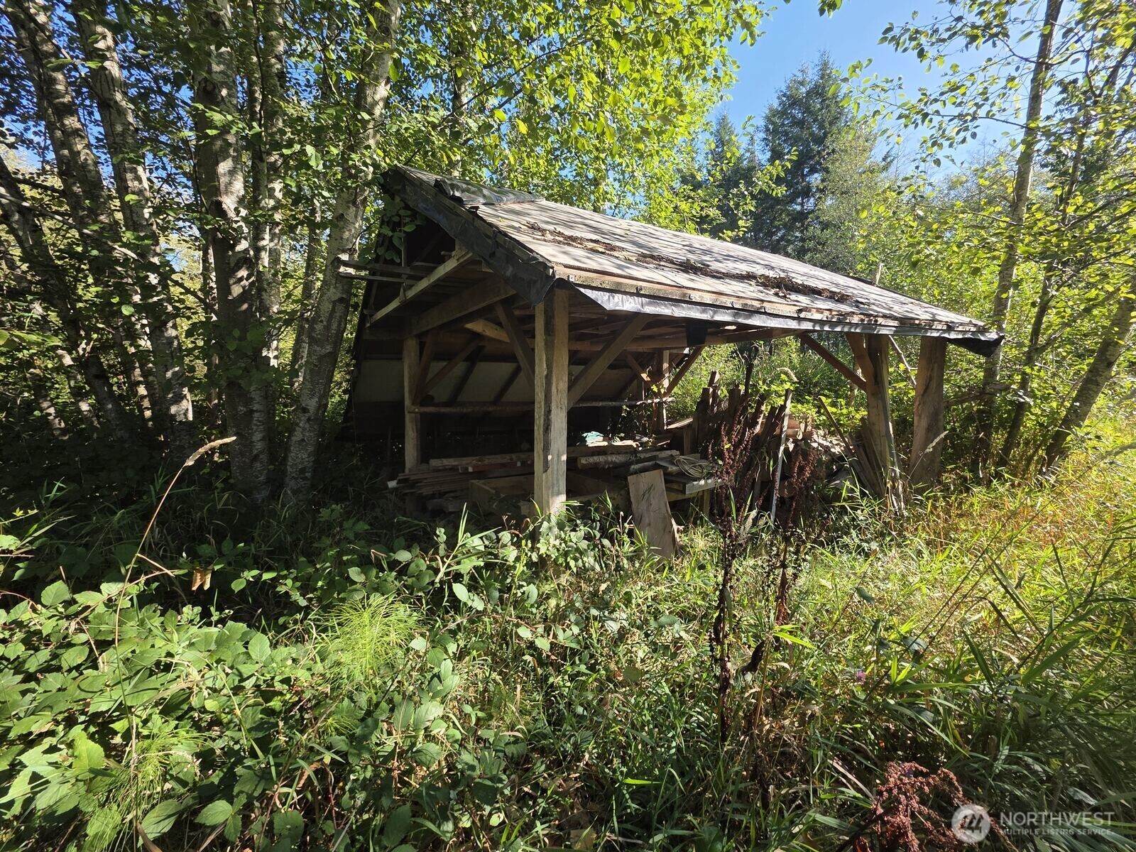 main property photo 28