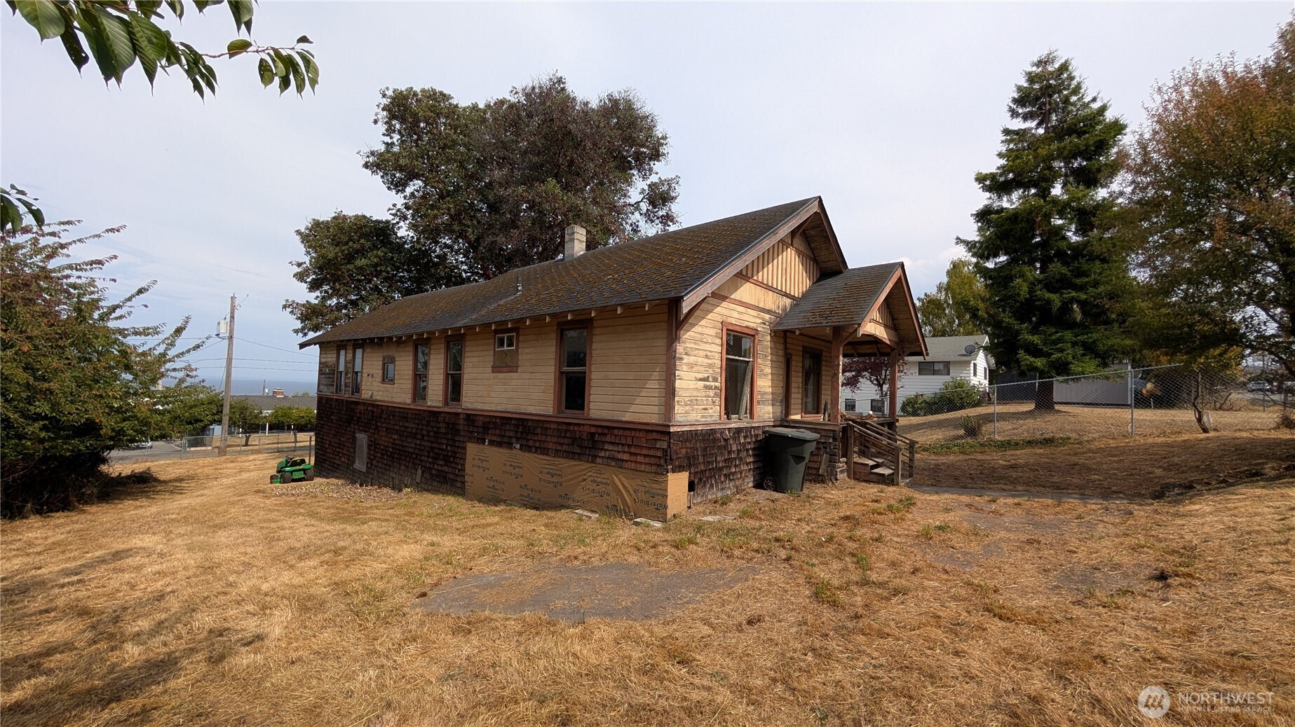 property viewer photo 25