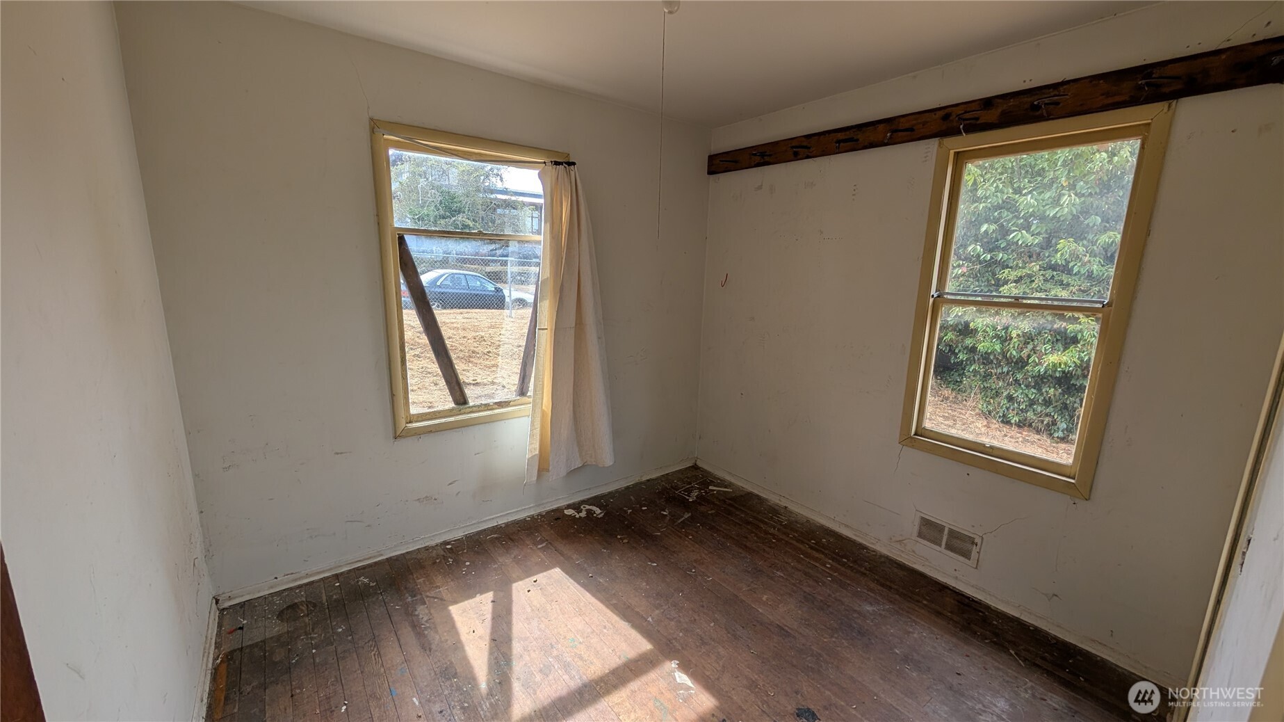 property viewer photo 4