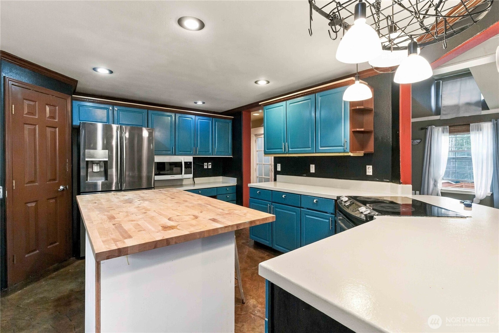 main property photo 5