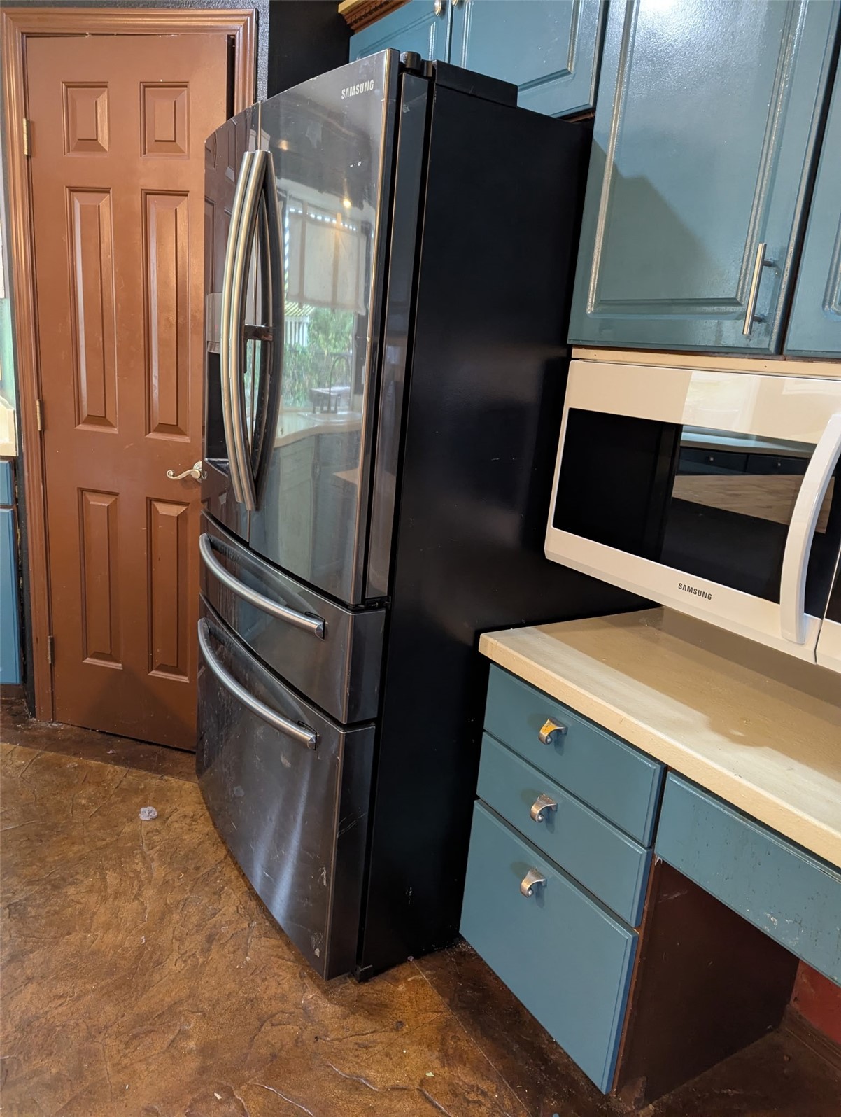main property photo 6